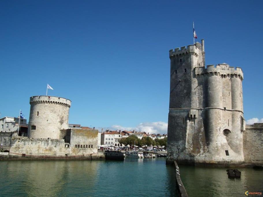 Maison Type Loft - Avec Parking En Plein Centre La Rochelle  Exterior photo