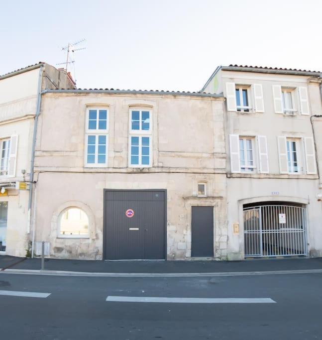 Maison Type Loft - Avec Parking En Plein Centre La Rochelle  Exterior photo