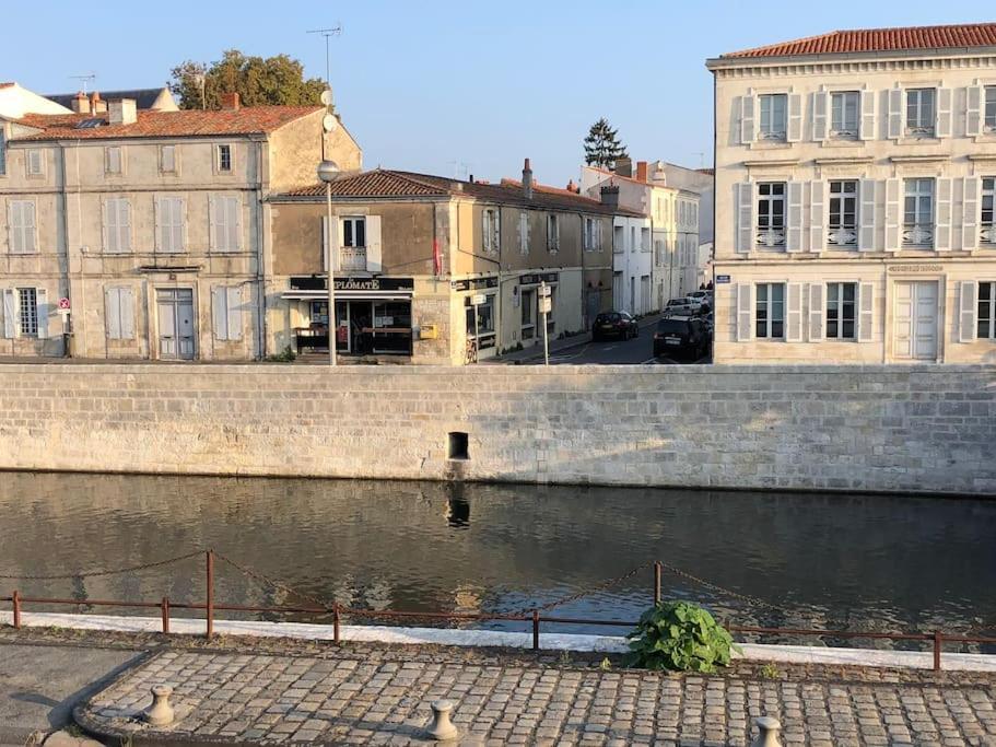 Maison Type Loft - Avec Parking En Plein Centre La Rochelle  Exterior photo